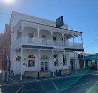 Yarrawonga Hotel - Bridge Guide