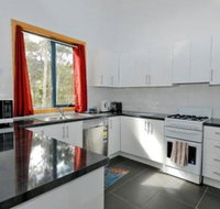 Hill Top Retreat - Local Finder