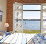The Studio on the Lake at Fishing Point Lake Macquarie honestly put the line in  catch fish - Click Find