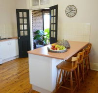 The Bank B  B West Wyalong - Click Find