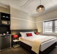 Como Court by Crest - Bet 4u