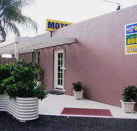 Chinchilla Motel - Click Find