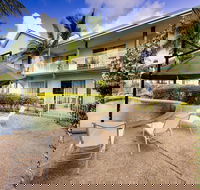 Shamrock Gardens Motel - Click Find