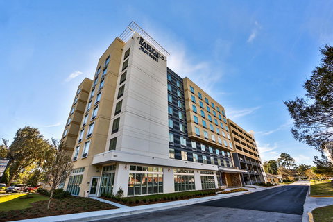 Fairfield Inn & Suites By Marriott Savannah Midtown - Click Find 1