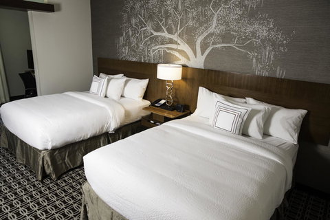 Fairfield Inn & Suites By Marriott Savannah Midtown - Click Find 22