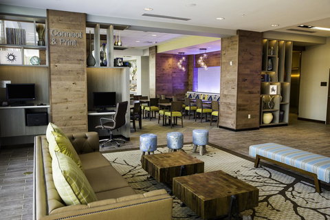 Fairfield Inn & Suites By Marriott Savannah Midtown - Click Find 0