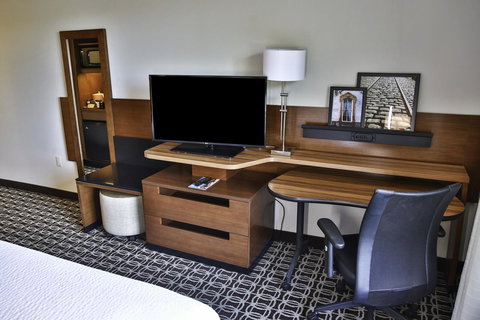 Fairfield Inn & Suites By Marriott Savannah Midtown - Click Find 12