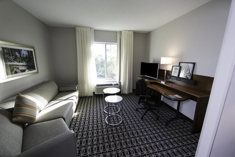 Fairfield Inn & Suites By Marriott Savannah Midtown - Click Find 23