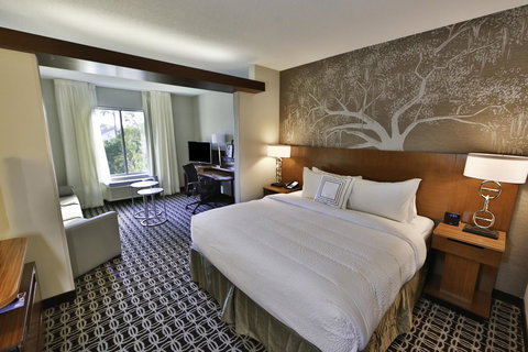 Fairfield Inn & Suites By Marriott Savannah Midtown - Click Find 25