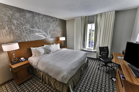 Fairfield Inn & Suites By Marriott Savannah Midtown - Click Find 11