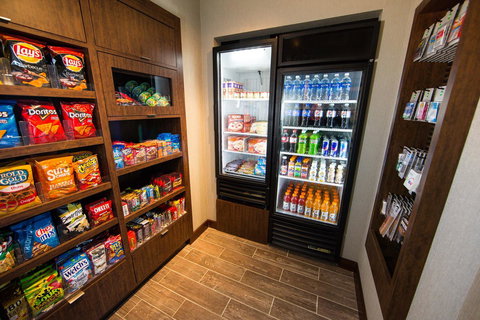 Fairfield Inn & Suites By Marriott Savannah Midtown - Click Find 32