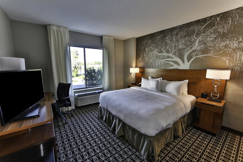 Fairfield Inn & Suites By Marriott Savannah Midtown - Click Find 10