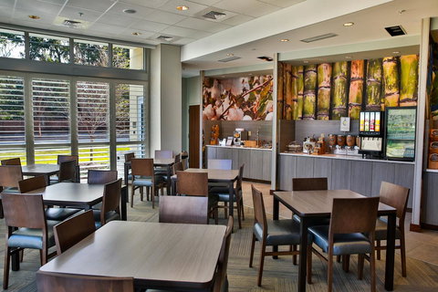 Fairfield Inn & Suites By Marriott Savannah Midtown - Click Find 28