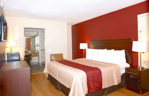 Red Roof Inn Atlanta - Suwanee/Mall Of Georgia - Click Find 19