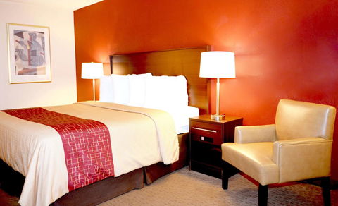 Red Roof Inn Atlanta - Suwanee/Mall Of Georgia - Click Find 12