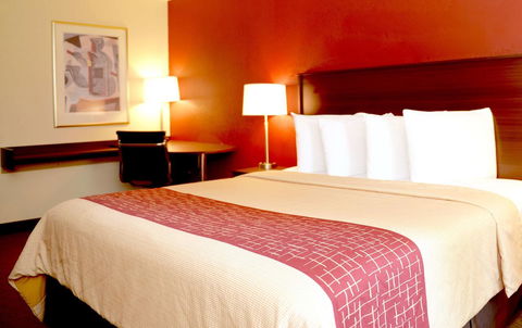 Red Roof Inn Atlanta - Suwanee/Mall Of Georgia - Click Find 0