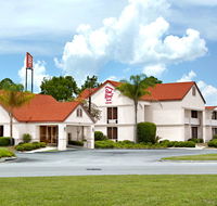 Red Roof Inn  Suites Brunswick I-95