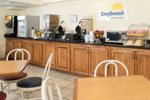 Days Inn By Wyndham Valdosta/Near Valdosta Mall - Bridge Guide 20