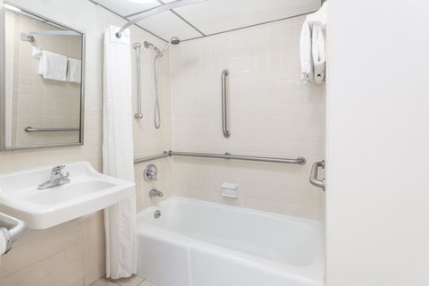 Days Inn By Wyndham Valdosta/Near Valdosta Mall - Bridge Guide 6