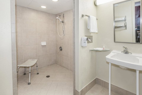 Days Inn By Wyndham Valdosta/Near Valdosta Mall - Bridge Guide 8