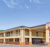 Days Inn by Wyndham Acworth