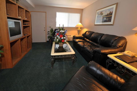 Shilo Inn Suites Hotel - Nampa Suites - Click Find 23