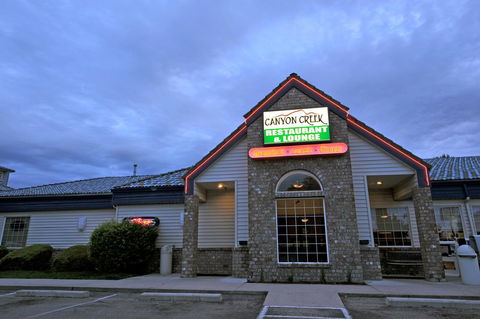 Shilo Inn Suites Hotel - Nampa Suites - Click Find 3