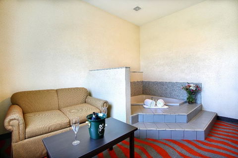 Holiday Inn Express & Suites Boise West - Meridian - Bridge Guide 28