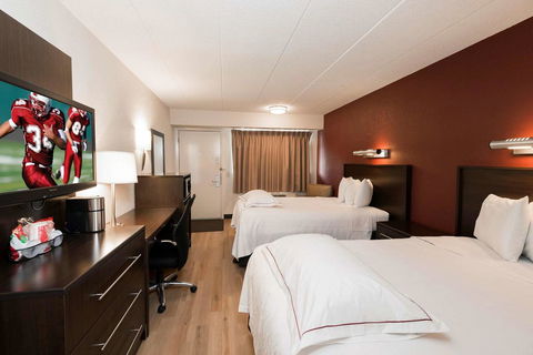 Red Roof PLUS+ Chicago - Hoffman Estates - Bet 4u 21