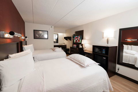 Red Roof PLUS+ Chicago - Hoffman Estates - Bet 4u 16