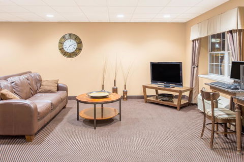 Microtel Inn & Suites Quincy By Wyndham - Bet 4u 12