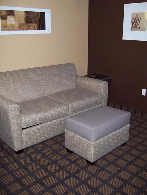 Microtel Inn & Suites Quincy By Wyndham - Bet 4u 25