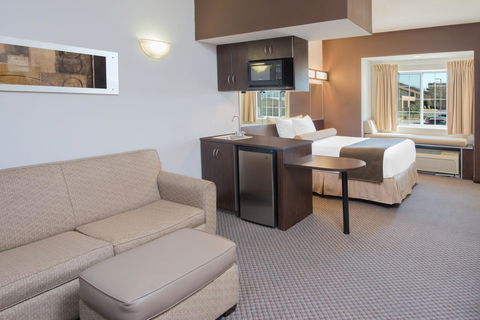 Microtel Inn & Suites Quincy By Wyndham - Bet 4u 7