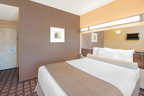 Microtel Inn & Suites Quincy By Wyndham - Bet 4u 3