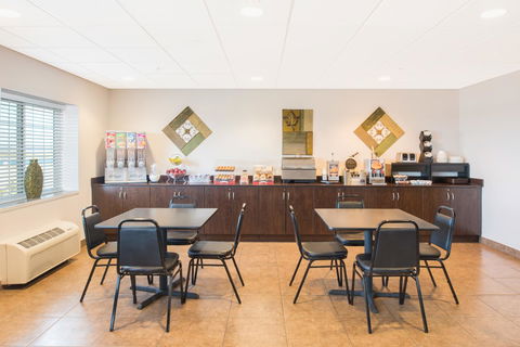 Microtel Inn & Suites Quincy By Wyndham - Bet 4u 17