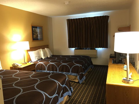 Quincy Inn & Suites - Bet 4u 30