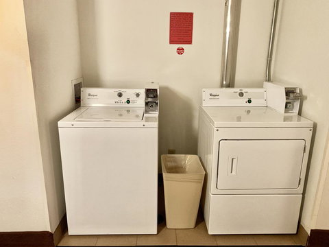 Quincy Inn & Suites - Bet 4u 2