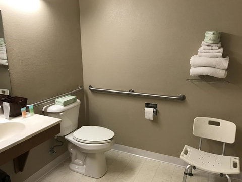 Quincy Inn & Suites - Bet 4u 32