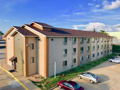 Quincy Inn & Suites - Bet 4u 10