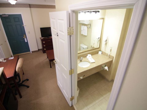 Town & Country Inn And Suites - Bet 4u 11