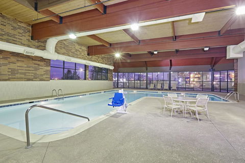 Holiday Inn Chicago Matteson Conference Center - Bet 4u 22