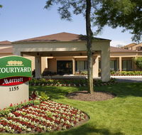 Courtyard by Marriott Chicago Naperville