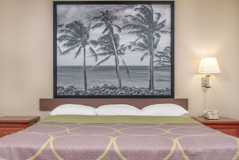 Super 8 By Wyndham Vincennes - Bet 4u 13