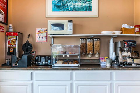 Econo Lodge Vincennes - Bet 4u 29