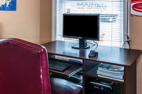 Econo Lodge Vincennes - Bet 4u 14