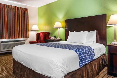 Econo Lodge Vincennes - Bet 4u 24