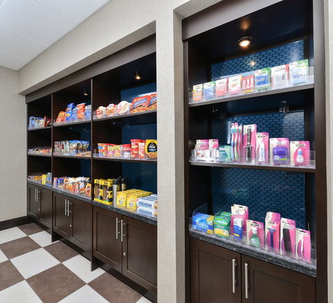 Hampton Inn Iowa City/University Area - Bet 4u 6