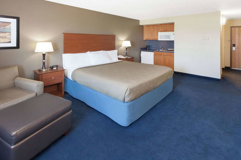 AmericInn By Wyndham Webster City - Bridge Guide 44