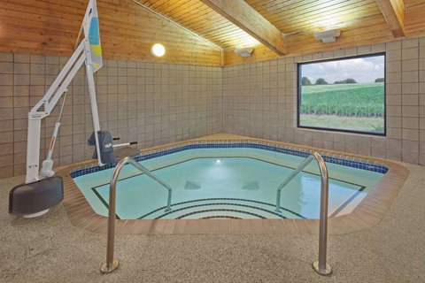 AmericInn By Wyndham Webster City - Bridge Guide 25