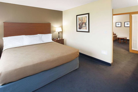 AmericInn By Wyndham Webster City - Bridge Guide 32